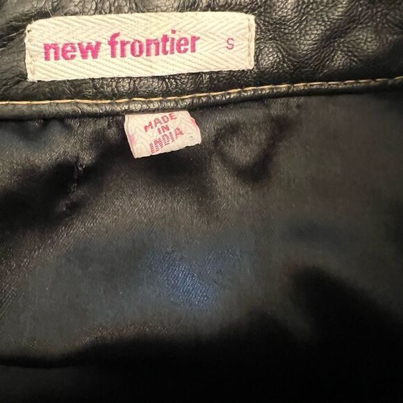 New Frontier Embroidered Leather Button Snap women’s Jacket. Size Small. - Picture 8 of 10